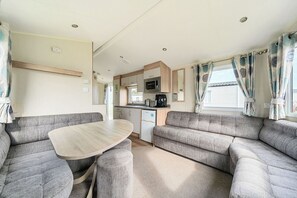 Interior - The Lookout - Hayling Island (Hayling Island)