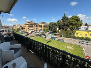 Unclassified image, 4 of 44, button