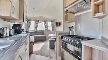 Keittoastiat/astiat/ruokailuvälineet