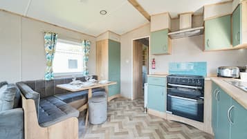 Cookware/dishes/utensils