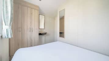 2 bedrooms, individually decorated, individually furnished, free WiFi