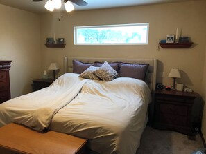 4 soverom, strykejern/-brett, wi-fi (inkludert) og sengetøy