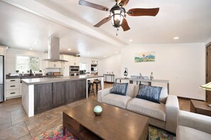 Living area - Wine Country Farmhouse with Hot Tub (Temecula)