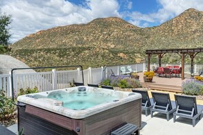 Terrace/patio - Wine Country Farmhouse with Hot Tub (Temecula)