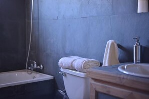 Bathroom - HOSTAL VALLE DE LA LUNA  (Antofagasta)