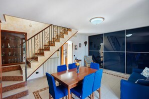 Interior - Holiday Home 'A' Russella' with Sea View, Wi-Fi and Air Conditioning (Cetara)