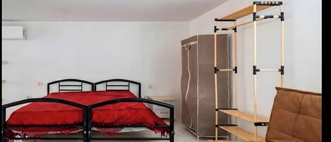 1 室のベッドルーム、WiFi (無料)、ベッドシーツ