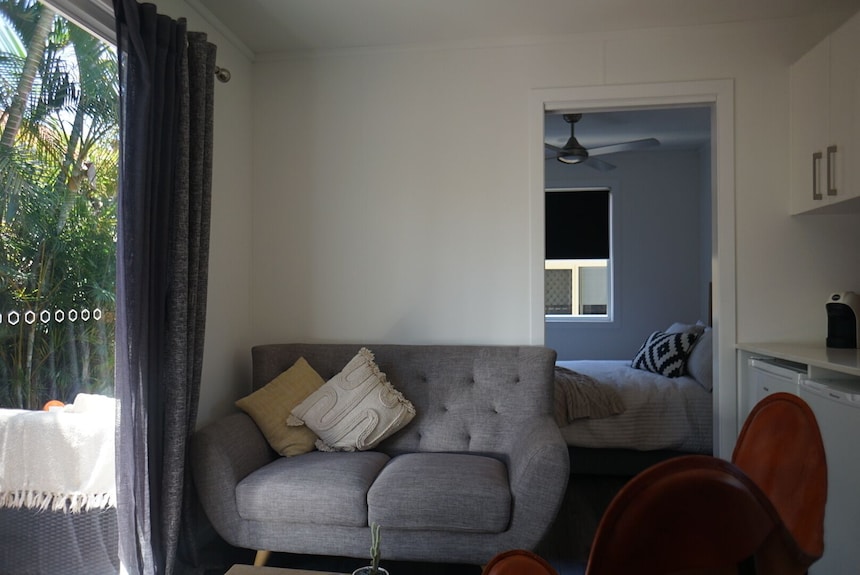 Private, Peaceful, Cosy Tiny House With A Pool, Close To Everything. - Brisbane