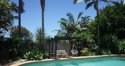 Private, Peaceful, Cosy Tiny House with a pool, close to everything.