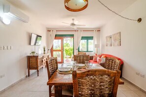 Smart TV - 1-bedroom beachfront apartment (Punta Cana)