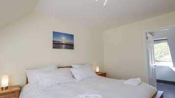 3 bedrooms, individually decorated, individually furnished, free WiFi