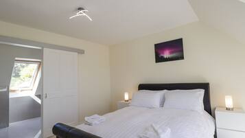 3 bedrooms, individually decorated, individually furnished, free WiFi