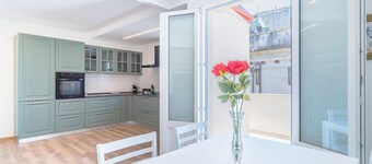 Apartment 'Ognissanti' with Private Terrace, Wi-Fi and Air Conditioning