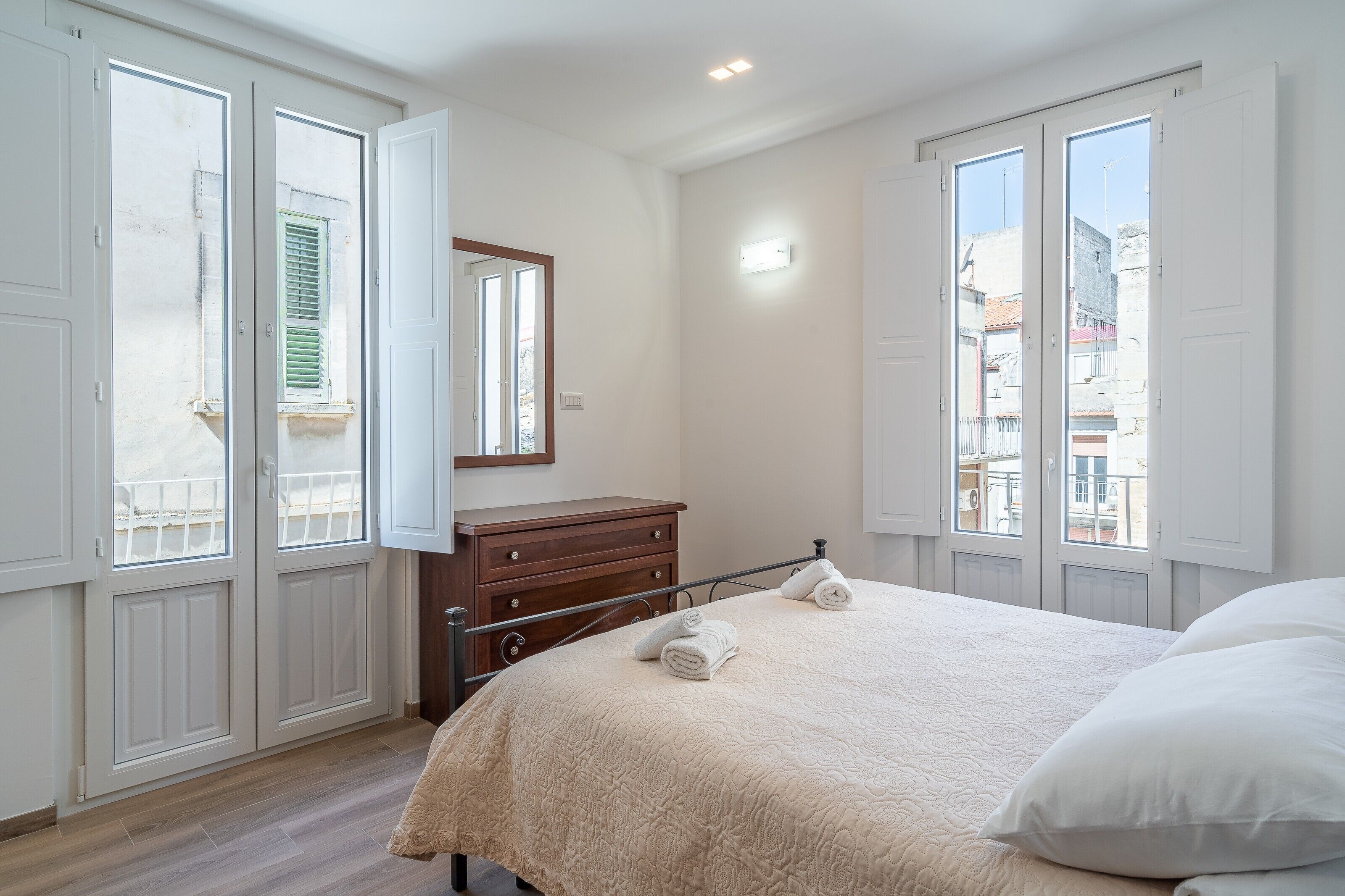 3 chambres, fer et planche à repasser, Wi-Fi gratuit, draps fournis