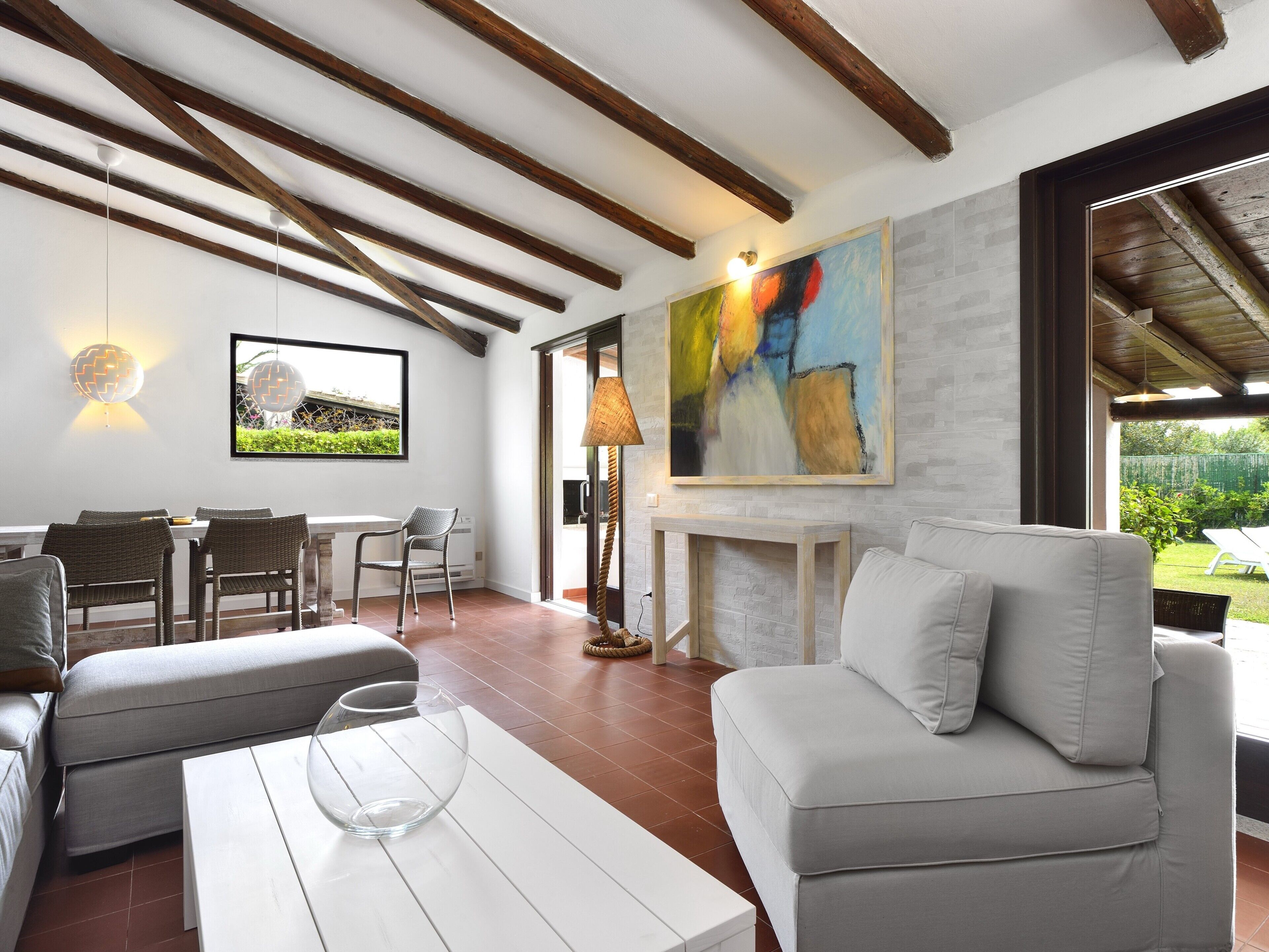 TV, fireplace, stereo