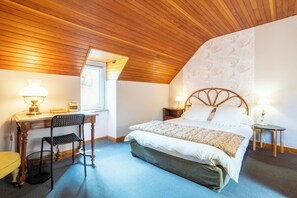 3 chambres, fer et planche à repasser, draps fournis