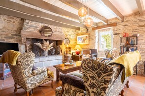 Interior - Holiday Home 'Charme Armorine' with Private Garden (Plonéour-Lanvern)