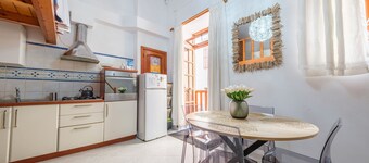 Apartment 'Cafio's House' with Wi-Fi and Air Conditioning