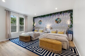 4 bedrooms, in-room safe, desk, iron/ironing board