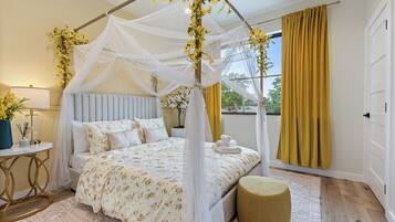 4 bedrooms, in-room safe, desk, iron/ironing board