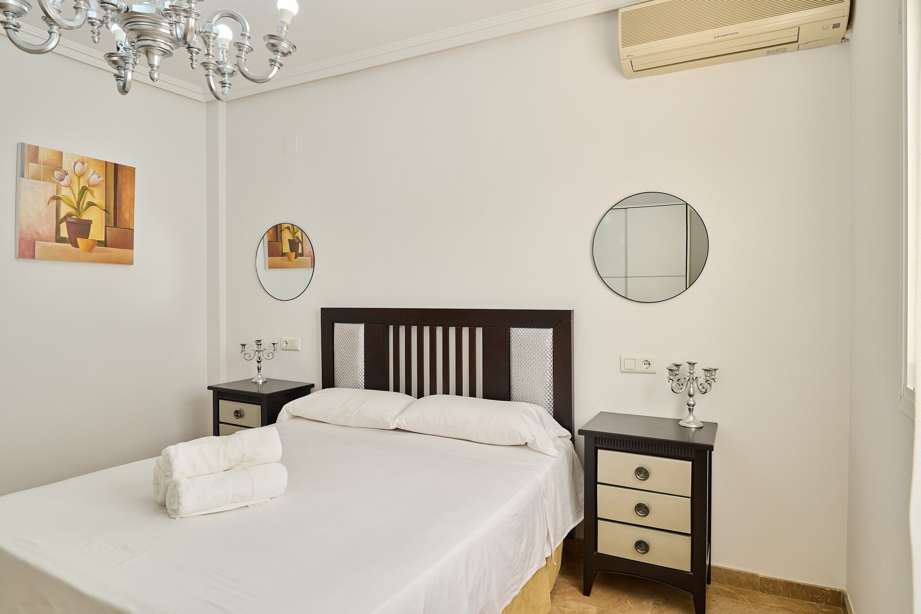3 slaapkamers, een strijkplank/strijkijzer, gratis wifi, beddengoed