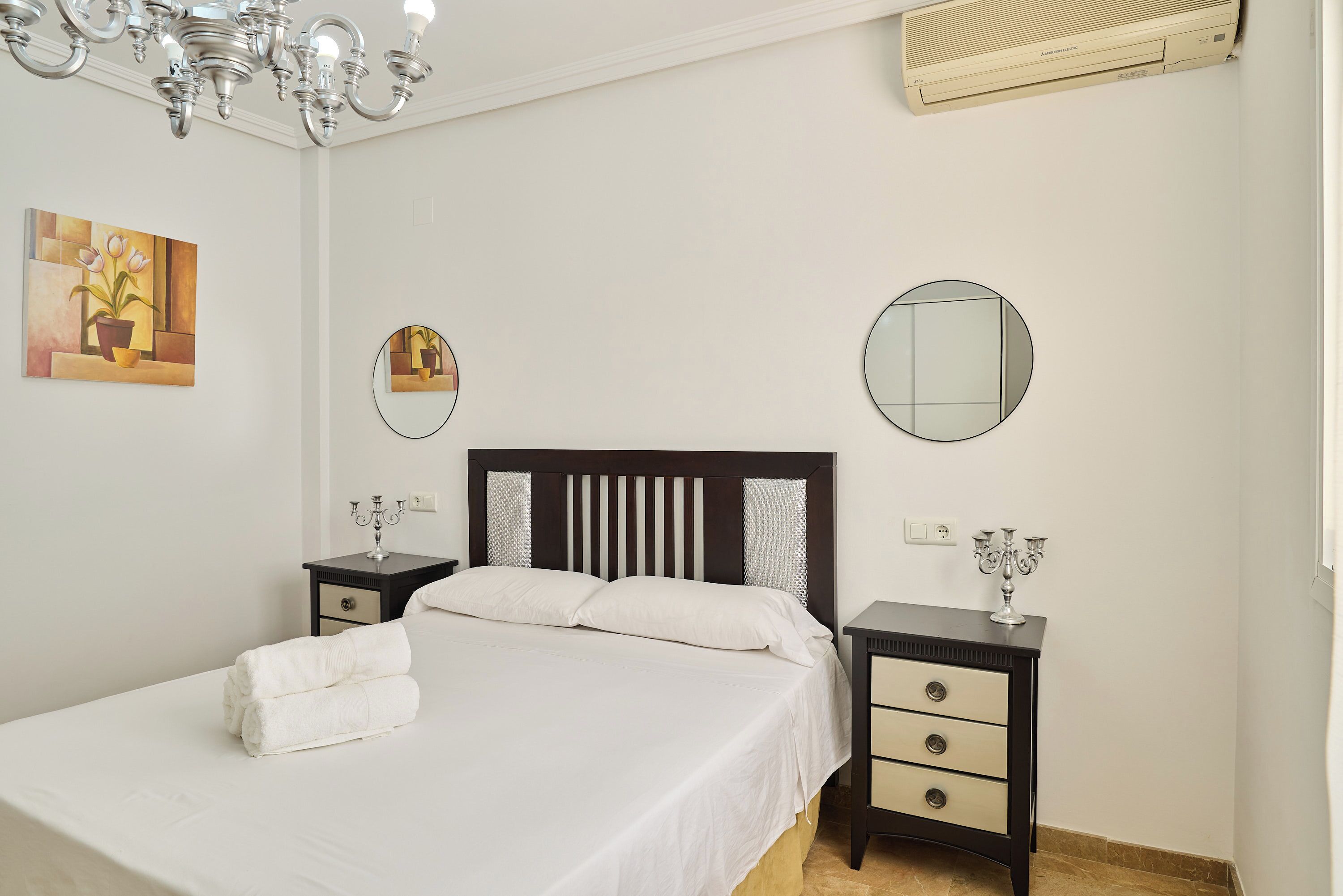 3 dormitorios, tabla de planchar con plancha, wifi gratis y ropa de cama