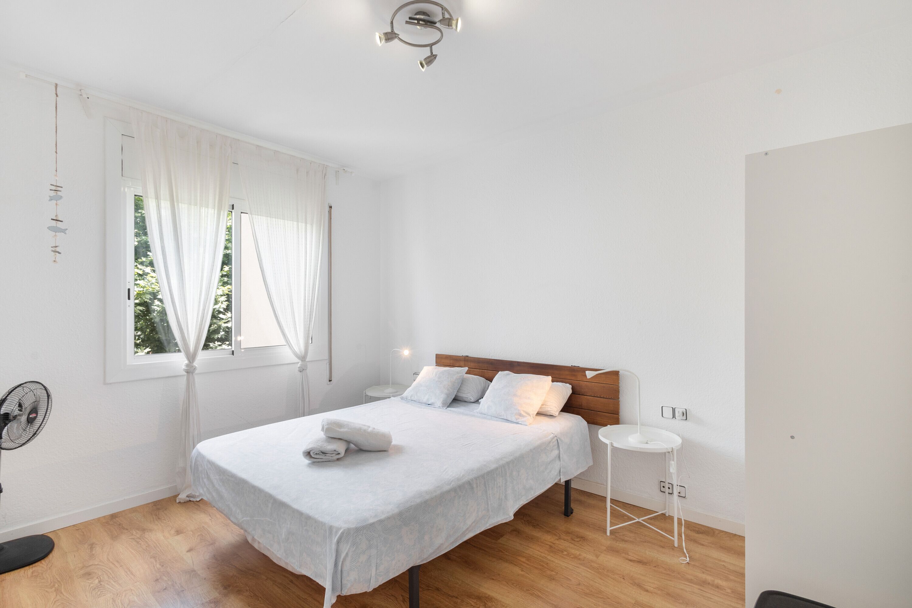 3 dormitorios, tabla de planchar con plancha, wifi gratis y ropa de cama