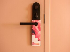 Miscellaneous - Superior Rose Suite - Rose Hôtel Invisible (Québec)