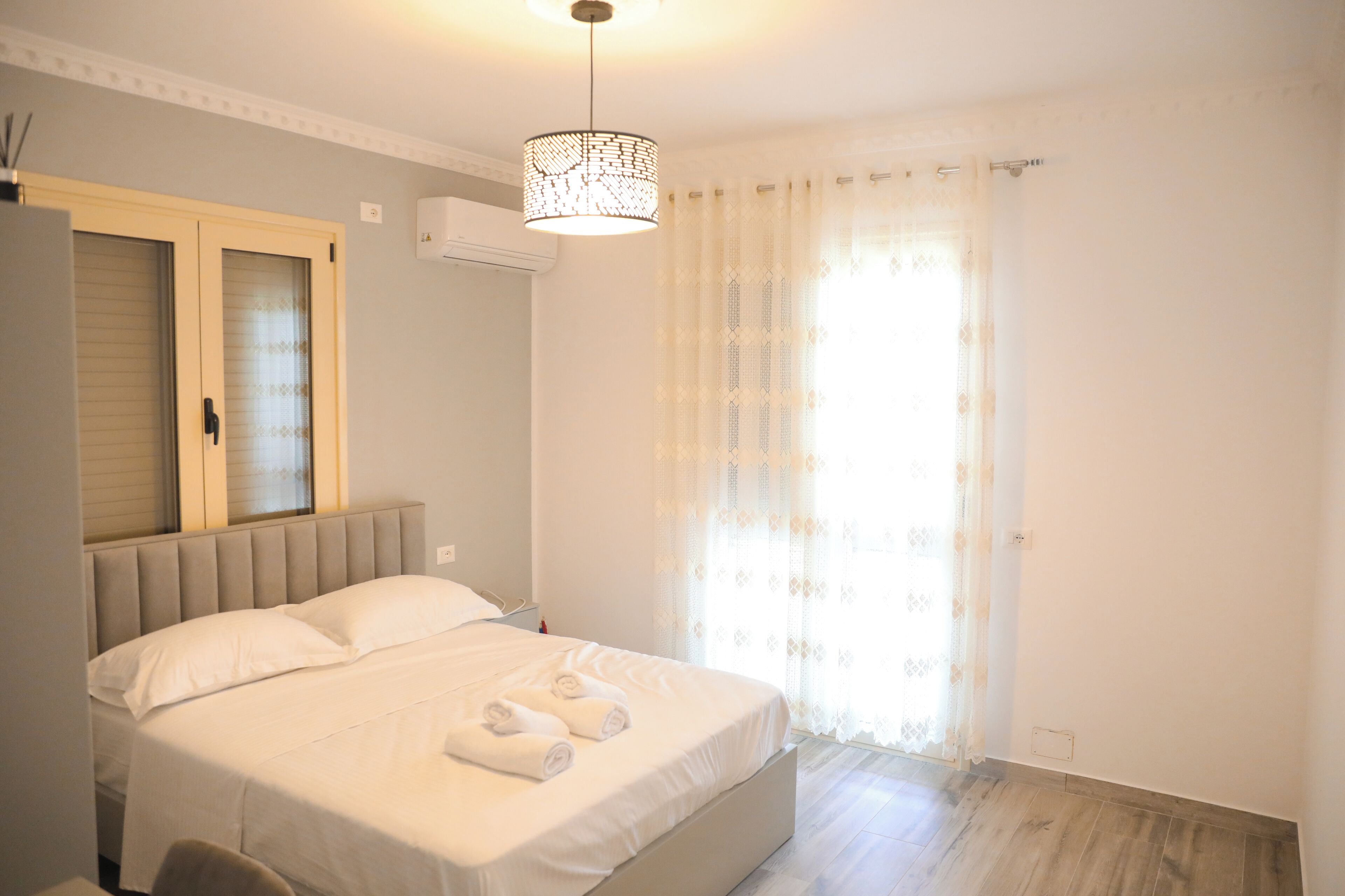 4 chambres, fer et planche à repasser, Wi-Fi, draps fournis