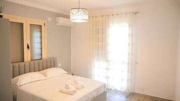 4 dormitoris, planxa i posts de planxar, wifi i roba de llit