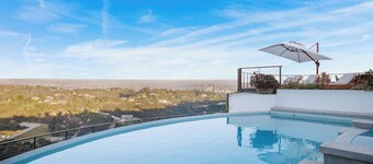 Stradella View - Bel-air Oasis w/ Infinity Pool & Stunning Panoramic Views