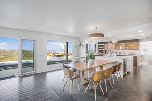 Casa de lujo, varias camas, acceso a la alberca, vista a la montaña (Stradella View) | Restaurantes