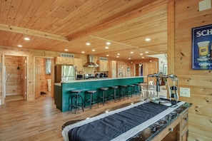 Fridge, microwave, oven, stovetop - County Highway - Trail Access, Lake Access, Sleeps 23 (Minong)