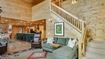 Televisión y chimenea