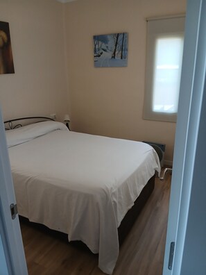 3 bedrooms, iron/ironing board, free WiFi, bed sheets - Villa Turís (Turís)
