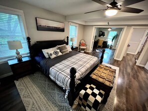 5 bedrooms, iron/ironing board, free WiFi, bed sheets - Epic MOVIE ROOM Escape by Rangers & AT&T Stadium, Six Flags, and DFW Airport! (Grand Prairie)