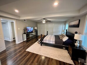 5 bedrooms, iron/ironing board, free WiFi, bed sheets