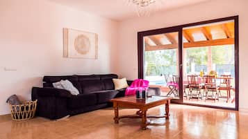 Televisión, mesa de ping pong