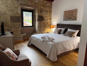 7 chambres, Wi-Fi, draps fournis