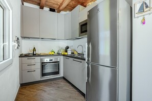 Microwave, dishwasher