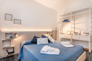 Unclassified image, 5 of 21, button