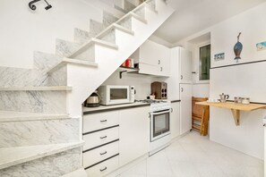 Microonde, lavastoviglie, tostapane