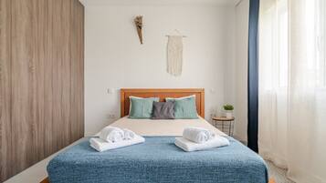 2 bedrooms, iron/ironing board, free WiFi, bed sheets