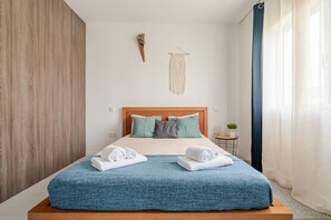 2 bedrooms, iron/ironing board, free WiFi, bed sheets - Apartment 'T1+1' with Wi-Fi (Apúlia)