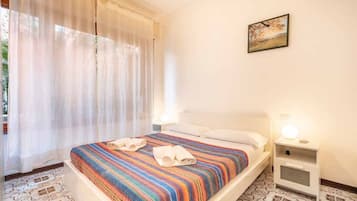 Tabla de planchar con plancha y cuna de viaje