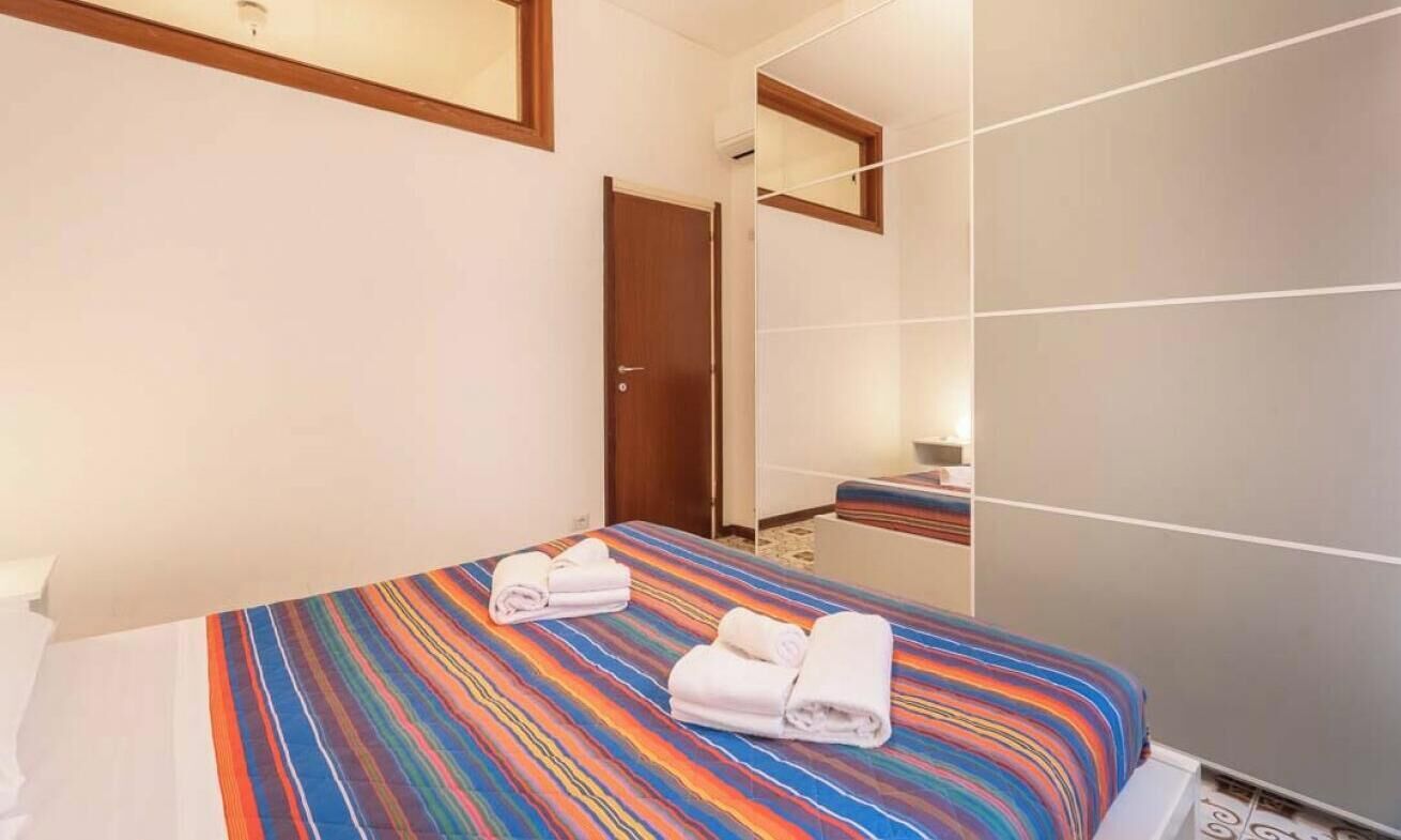 Iron/ironing board, travel cot