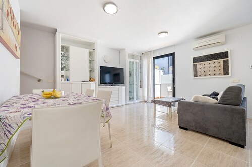 Holiday Home 'Roc De Sant Gaietà' with Mountain View, Wi-Fi and Air Conditioning