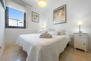 3 quartos, ferros/tábuas de passar roupa, Wi-Fi de cortesia