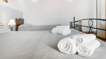 1 bedroom, free WiFi, bed sheets