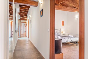 1 quarto, Wi-Fi de cortesia, roupa de cama